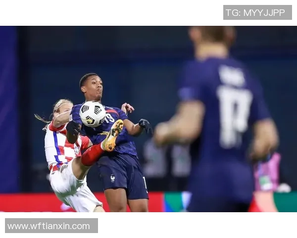 法国足球传奇人物：头球高手的巅峰之路与辉煌成就